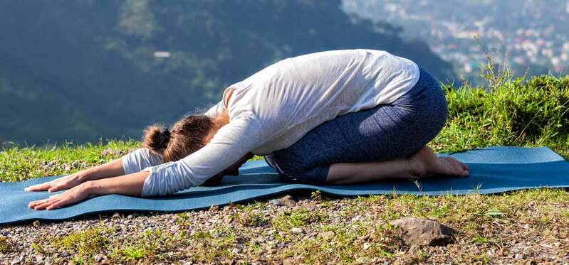 Bài tập yoga chữa gai đốt sống cổ