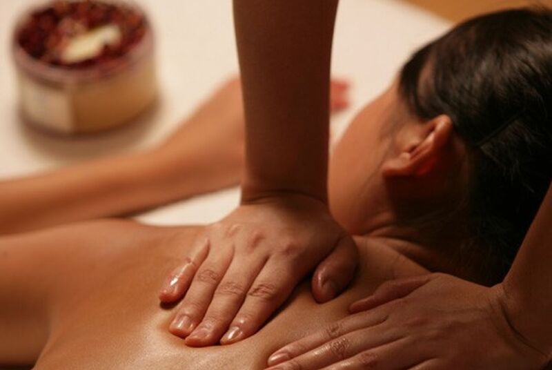 massage trị liệu xương khớp