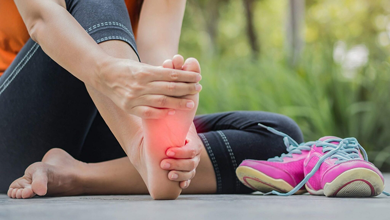 đau cơ bắp chân là bệnh gì