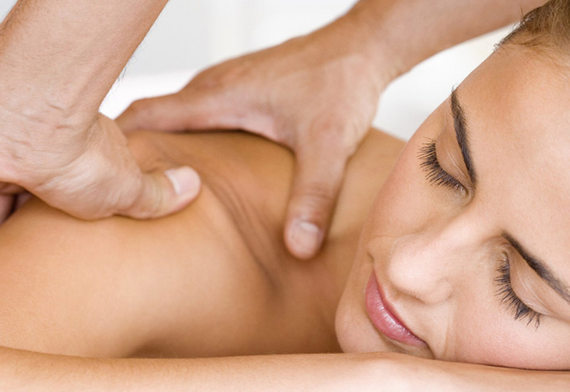 massage bấm huyệt có tác dụng gì