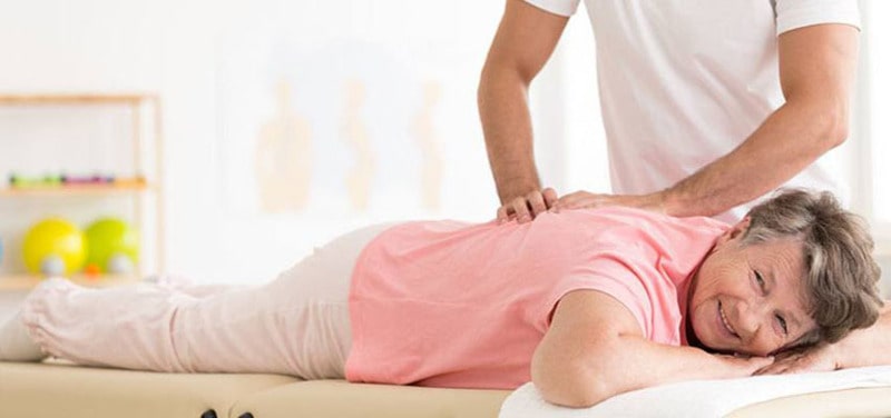 cách massage cho người bị tai biến