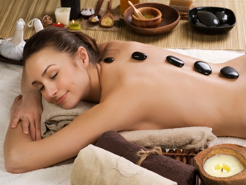 massage đá nóng có tác dụng gì