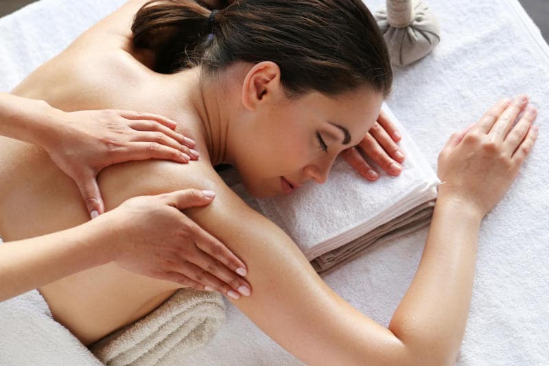 massage trị liệu Bình Tân