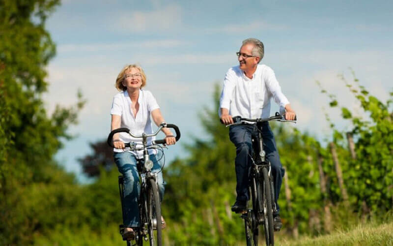 người già nên đi xe đạp hay đi bộ